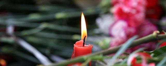 Жители Салехарда почтили память погибших в Керчи